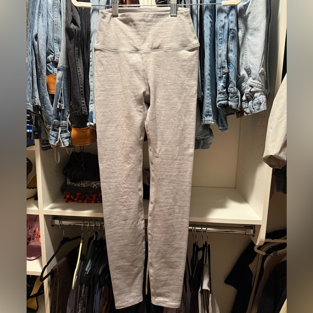 CSB SCRUNCH BUTT LEGGINGS LIKE NEW
